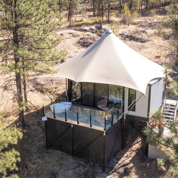 Okanagan vineyard tenthouse experience.luxury immersed in nature!