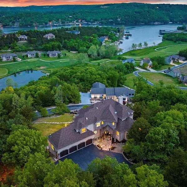 Old Kinderhook Castle in Gated Golf Community of Old Kinderhook