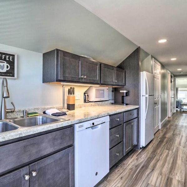 Old Orchard Beach Apartment - Quick Walk to Beach!
