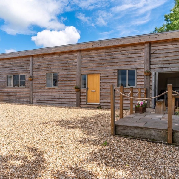 Old Stables - sleeps 5 guests in 3 bedrooms