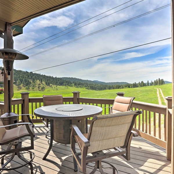 On-site Hiking Access: Mtn-view Conifer Cabin