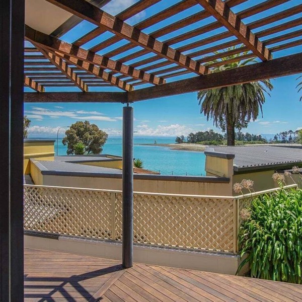 On the Rocks - Nelson Waterfront Holiday Home