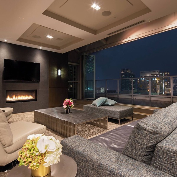 One King West Hotel & Residence