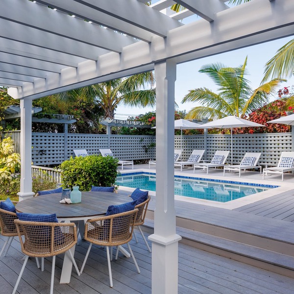 ONE PALM HILL - Luxury Villa with Private Pool, Walk to Twin Coves Beach