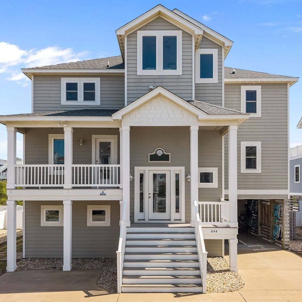 Only 70 Steps to beach access! Elevator! Heated Pool! Pets, Pool Table, Hot tub