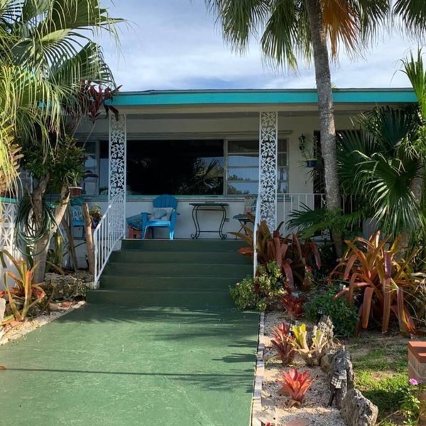 Open 3 BR 2 Bath Home with Private Pool, Wi-Fi, 5 Minutes to Cable Beach