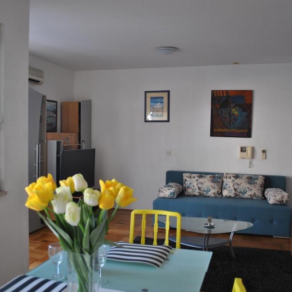 Optimist two bedroom apartment 6+1