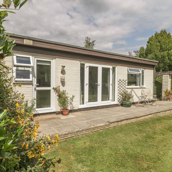 ORCHARD ANNEXE, with a garden in Boldre