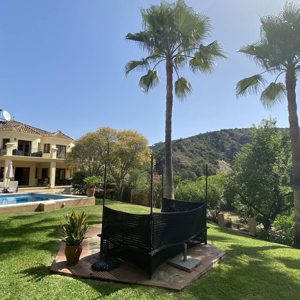 Outstanding Villa, Heated Pool, Stunning views in lovely village near Marbella