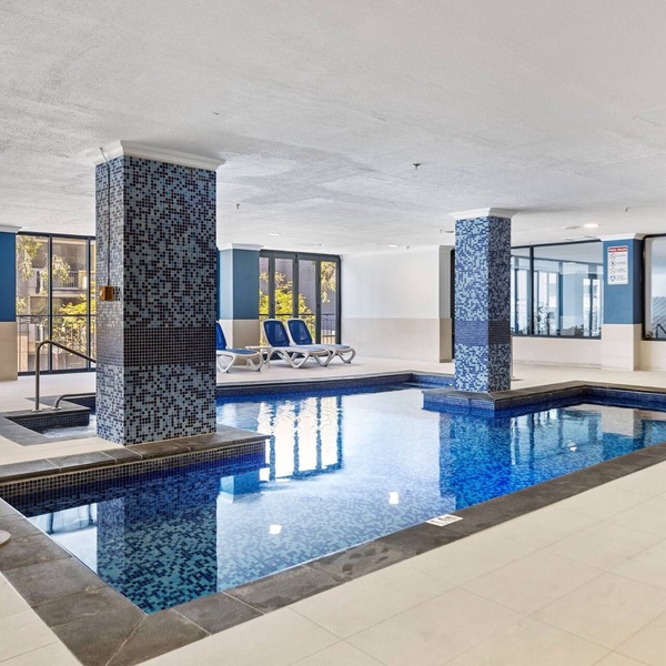 Oversized East Perth 2BR Pool Gym Parking