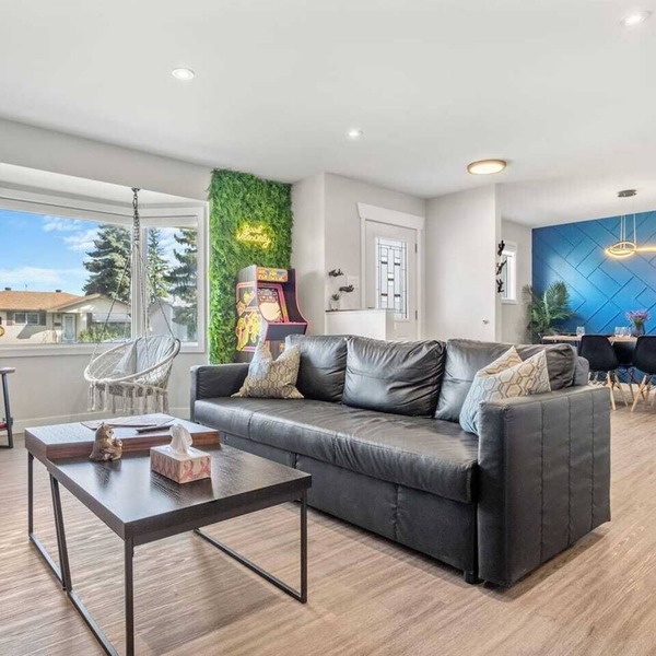 Pac-Man fun, pet-friendly comfort, and cozy vibes near Downtown Edmonton