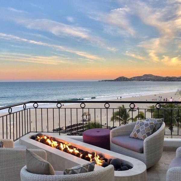 PALACE OCEANFRONT SUB/PENTHOUSE !