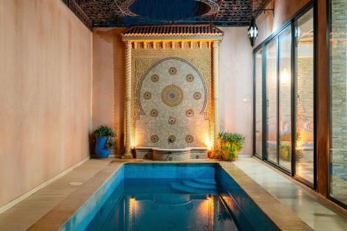 Palais Marrakech pool and rooftop
