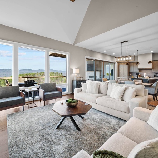 Panoramic Blue Ridge Views, Outdoor Fireplace & Blue Ridge Mountain Club