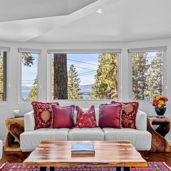 Panoramic Lakeview Retreat