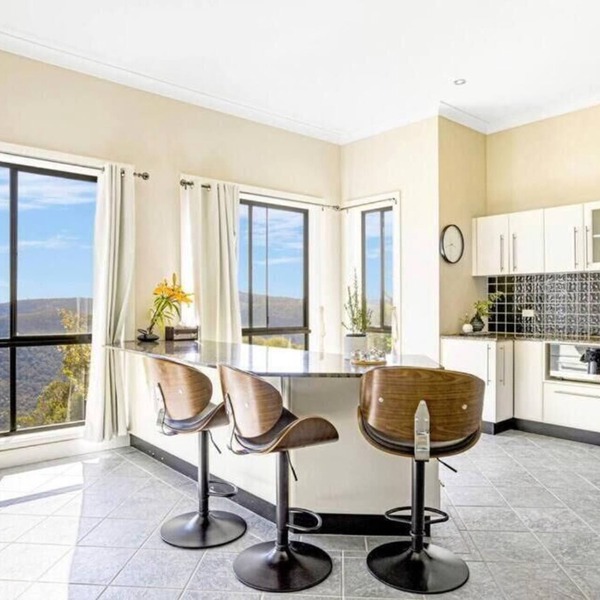Panoramic Mountain View villa on 7ha of lands
