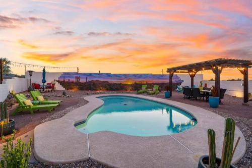 Panoramic Mountain Views Heated Pool 2 Kitchens Villa