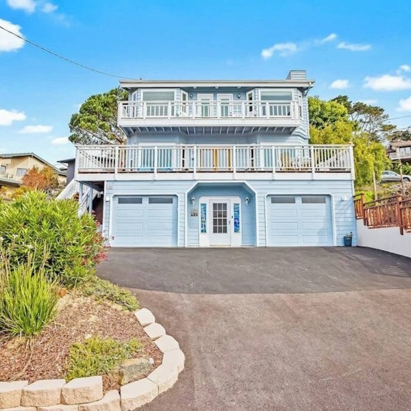 Panoramic Ocean and Sunset Views with EV Charging available