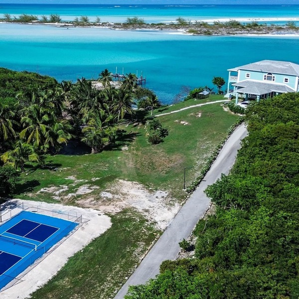 Panoramic Ocean Views, Private Beach, Dock, Pickleball, and Housekeeping