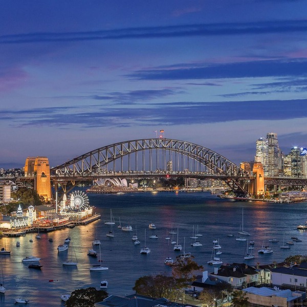 Panoramic Sydney Harbour Views from Luxury 1-Bedroom Apartment with Balcony