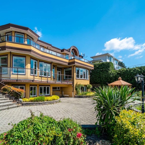 *Panoramic Water View* Deep Cove Luxury living