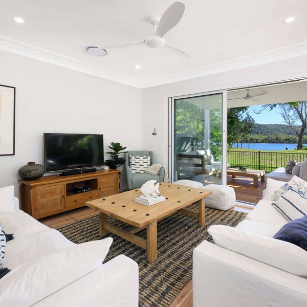 Panoramic Water Views, 4-Bed Patonga Retreat