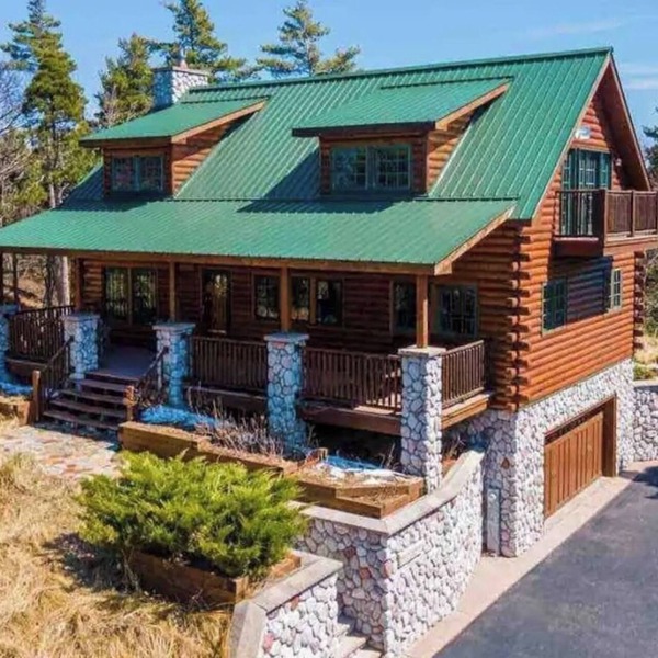Paradise at Great Sand Bay -2-bedroom log house with AC, WiFi in Eagle Harbor