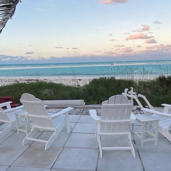 Paradise Beach Cottage- Newly Renovated 3 Bed/3 Bath Cottage On The Beach