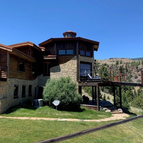 Paradise Point - Gorgeous custom home overlooking the scenic Paradise Valley!