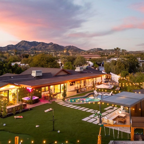 Paradise Valley Family Resort Heated Pool Sauna Jacuzzi Golf Playground HotTub