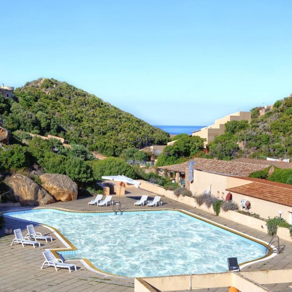 Paradiso Pool Apartments: Elegant Two-Bedroom with Pool Access