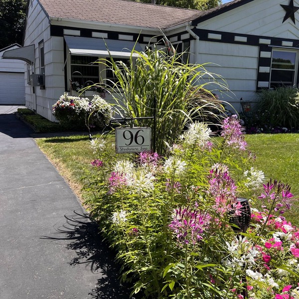 Parkside ranch on deadend street in North winton Village