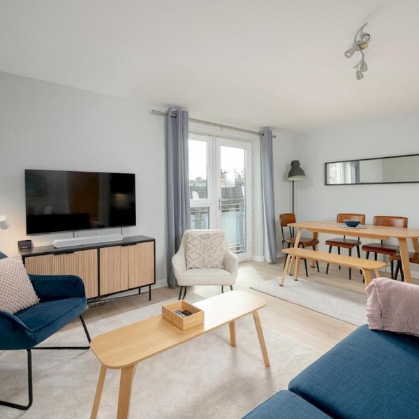 Pass the Keys Spacious Bright Modern Edinburgh City Flat