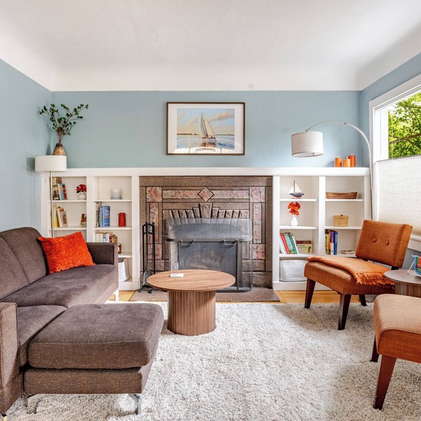 Patio with BBQ+fire pit, Bus to World Cup Stadium, Rec room with TV/Foosball