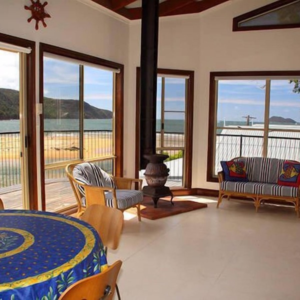 Patonga Beach Bach