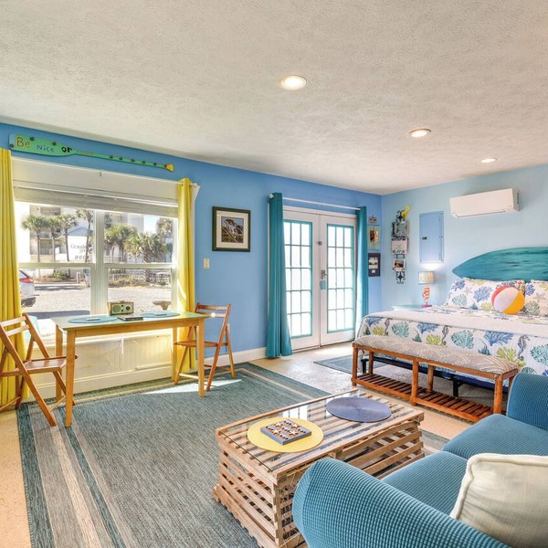 PCB Studio w/Private Patio: Steps to Beach!