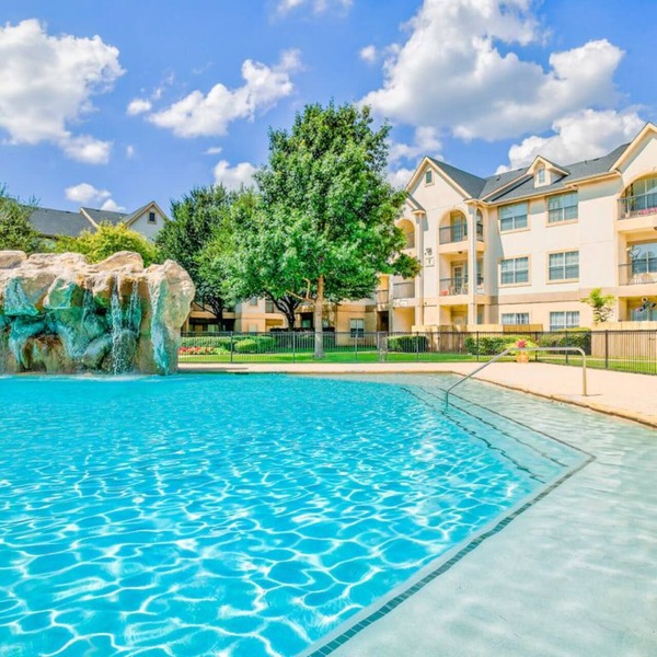 Peaceful 1BR Unit With Balcony
