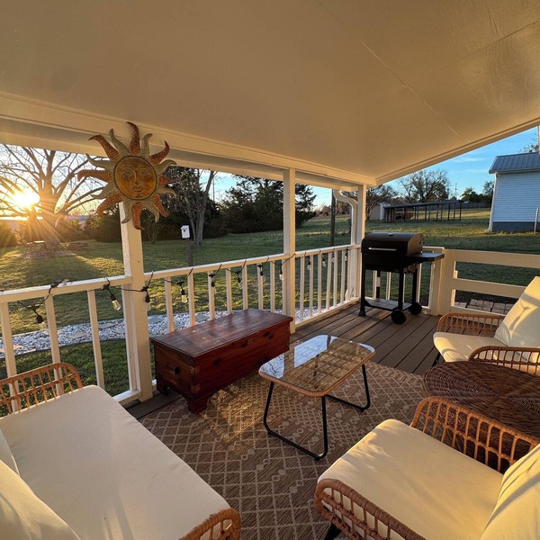Peaceful and Charming Getaway 4-bedroom home in Braselton with WiFi, AC