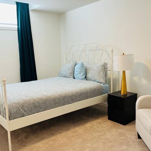 Peaceful and Spacious Family-friendly Basement Suite Next to Fish Creek Park