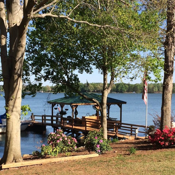 Peaceful & Clean Waterfront Suite on the Lake Norman Main Channel
