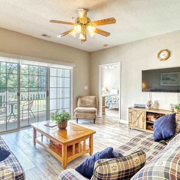 Peaceful Condo in Barefoot Resort & Golf