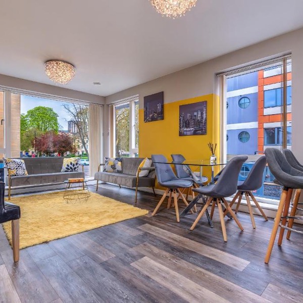 Peaceful Garden View Flat with Lift Access