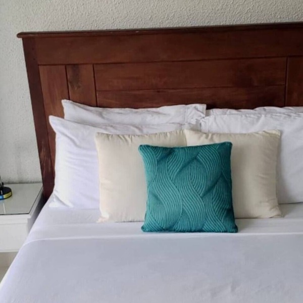 Peaceful intensely clean unit overlooking tropical gardens and golf course