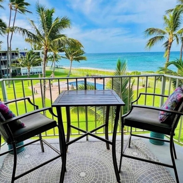 Peaceful, oceanfront,1-bedroom condo with AC, WiFi, on the west coast of Oahu.