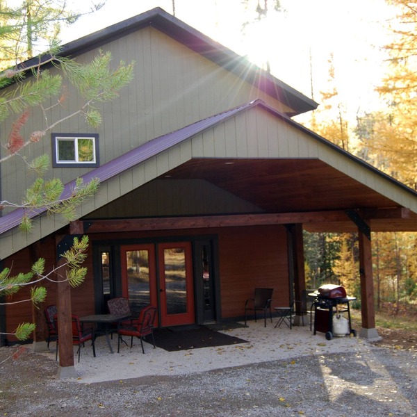 Peaceful, Private Cabin in Pines near C. Falls & W. Glacier, Dbl. Occup. Rates