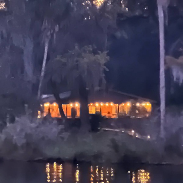 Peaceful, rustic island cabin on Lake George near Silver Glen and Salt Springs.