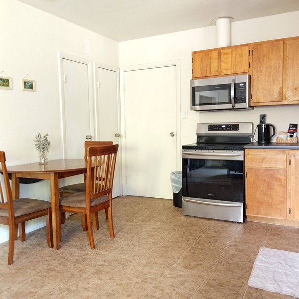 Peaceful Studio with Easy Access to Downtown and Foothills