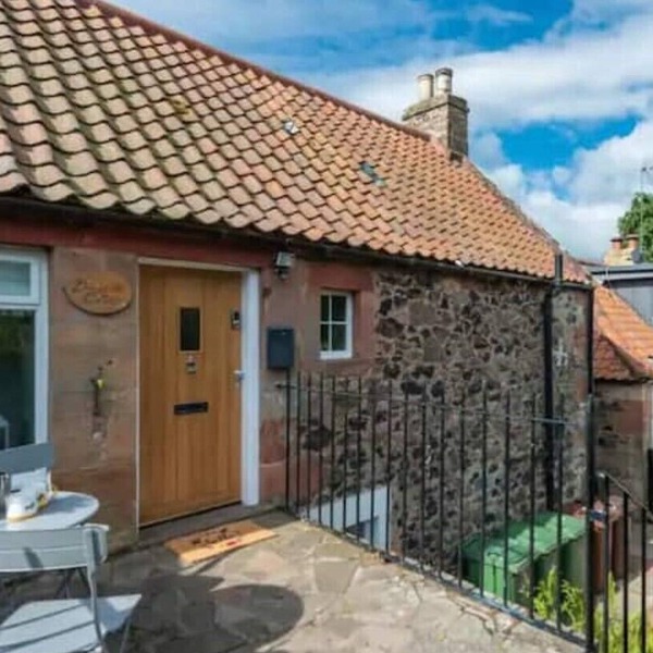 Peaceful Upper Cottage with Garden in Oldhamstocks, East Lothian, Scotland.