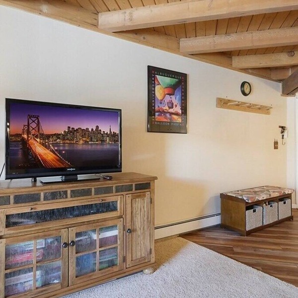 Peaks & Peace - Spacious Condo in Silverthorne with jacuzzi and fitness room