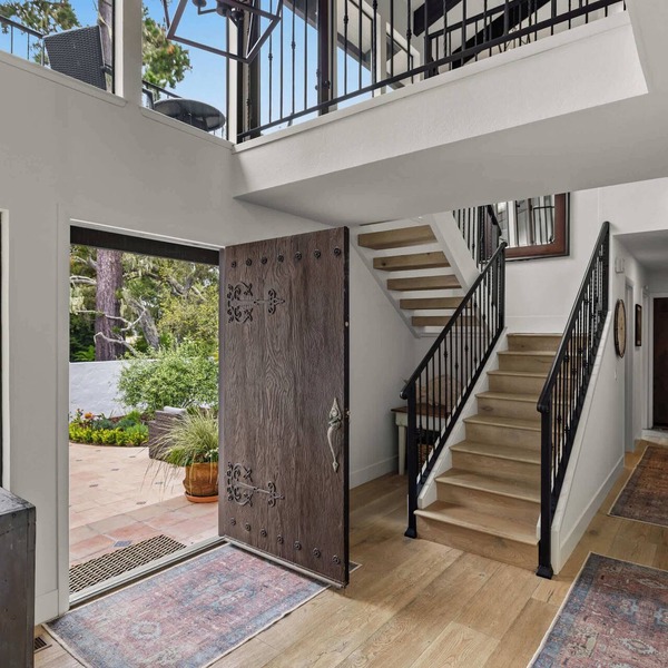 Pebble Beach Hacienda: 4 bedroom 4 bath close to the Ocean and Golf